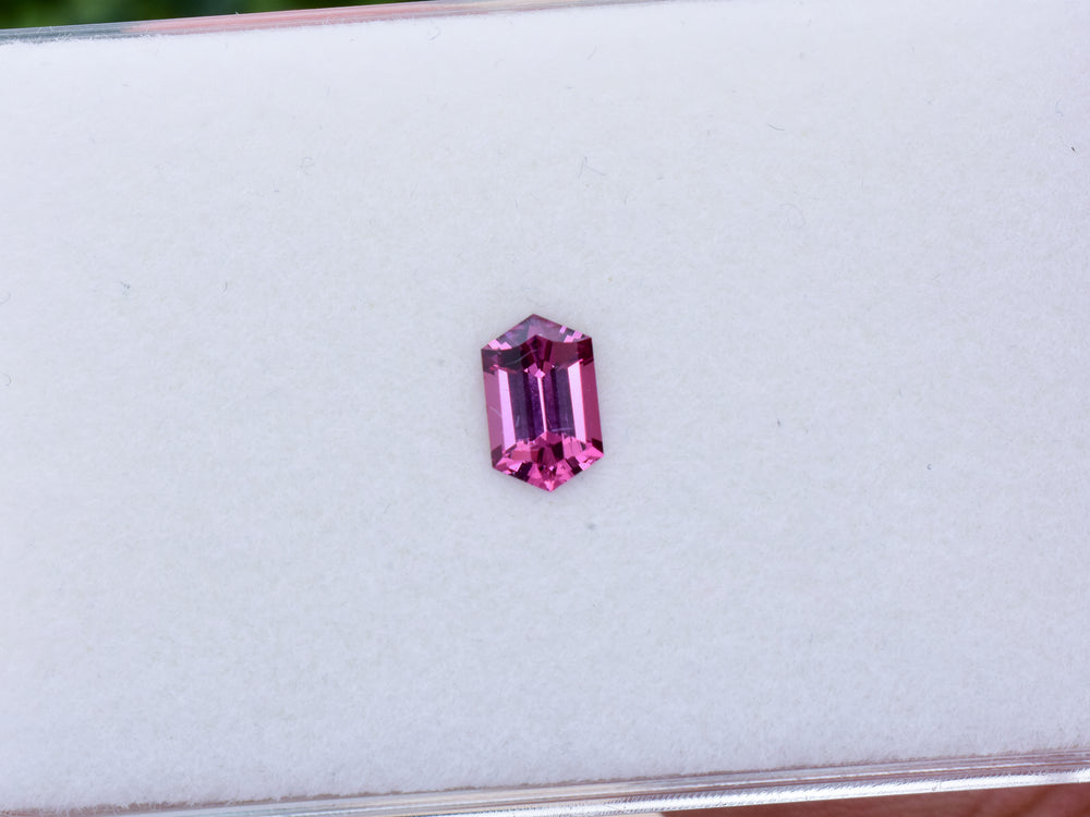 1.05 ct. Pink Malaya Garnet