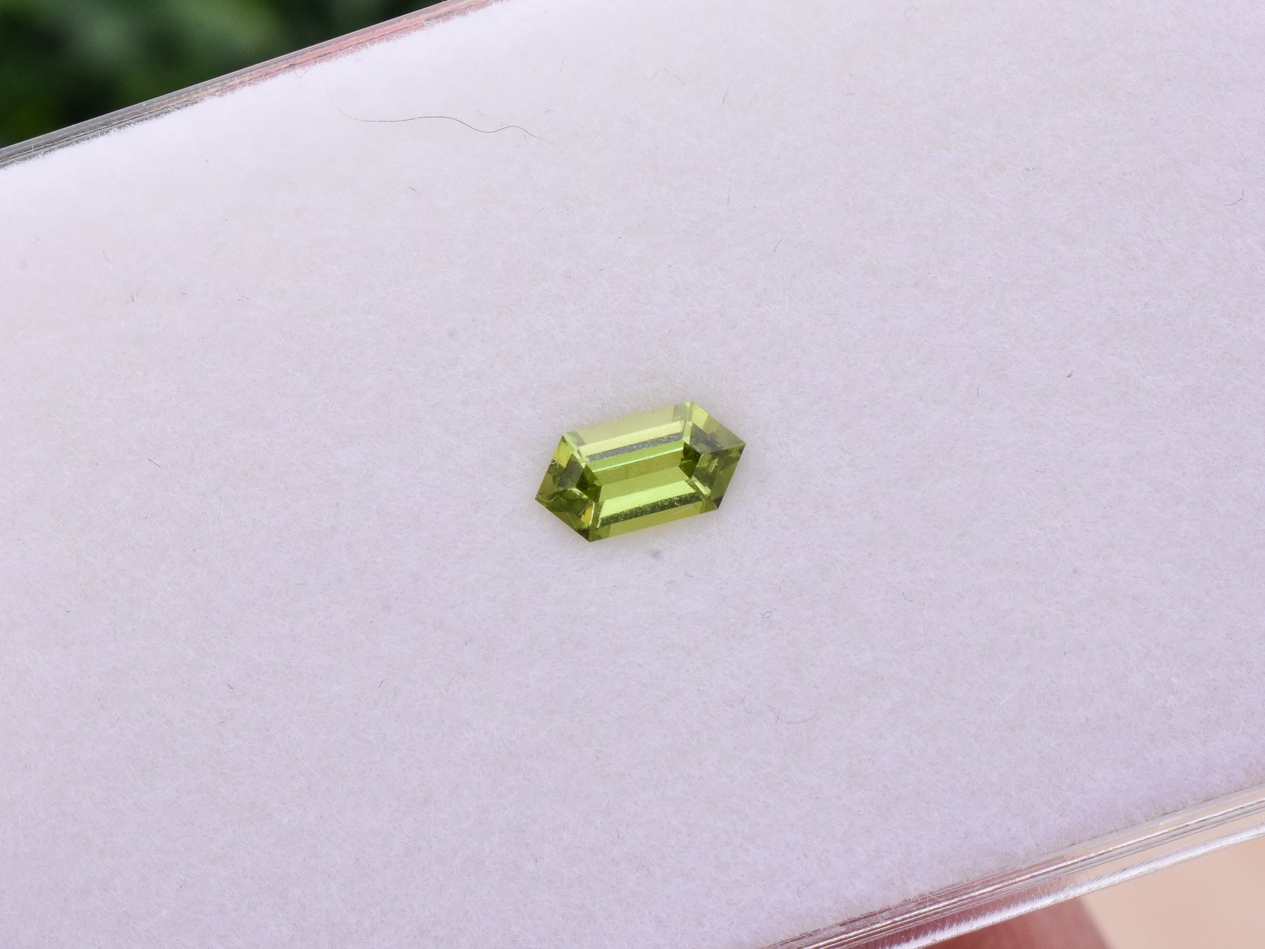 0.65 ct. Yellow Green Parti Sapphire