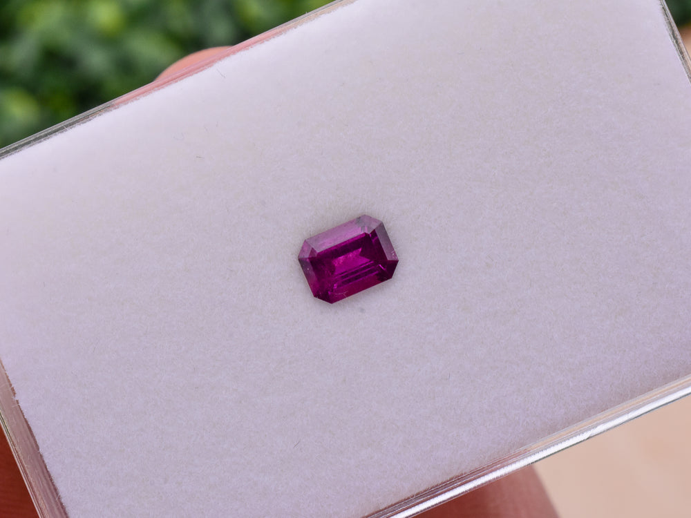 1.06 ct. Garnet