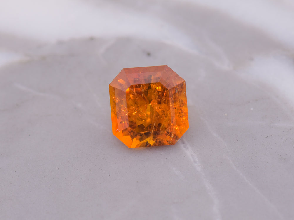 3.74ct. Clinohumite