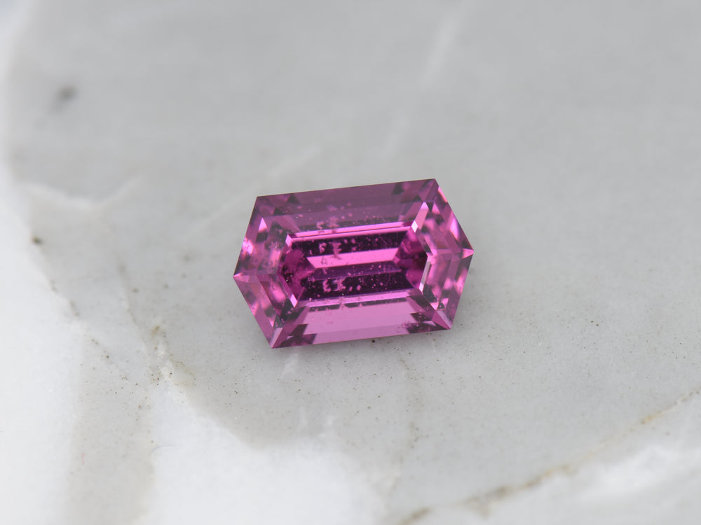 1.55 ct. Rhodolite Garnet